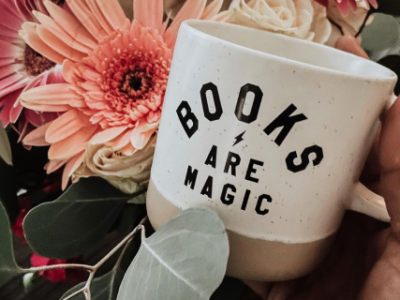 Bookish Babes with Bookish Things (Part 2)